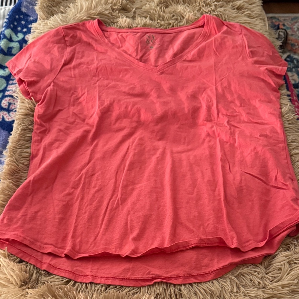 New York & Company Coral Short Sleeve Tee